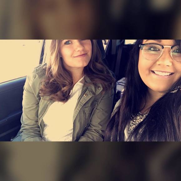 Meet your Posher, Sarah - Picture 1 of 1